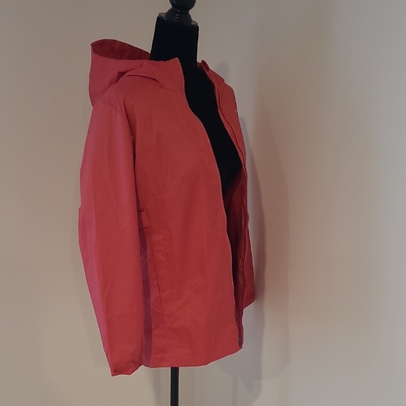 Columbia Pink Ski Jacket with Hood and Lightweight Design - Picture 4 of 9